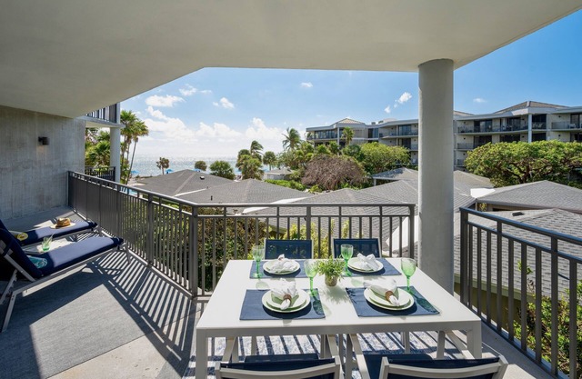 *FOLLOW THE SUN @ THE BEACH* Ocean Condo/Pool & Tennis + LAST KEY SERVICES.