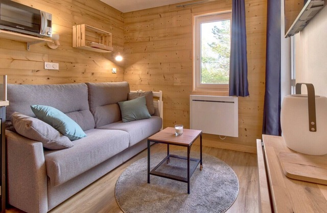 For 4 people - 80m from the slopes