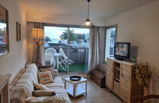 For 4 people, apartment, with seaside view, the beach and 7 islands