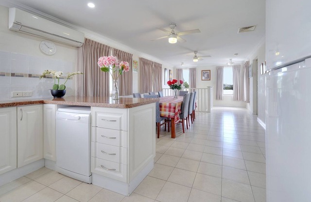 For Non Smokers Only- A Cosy Home Central to Everything in Perth