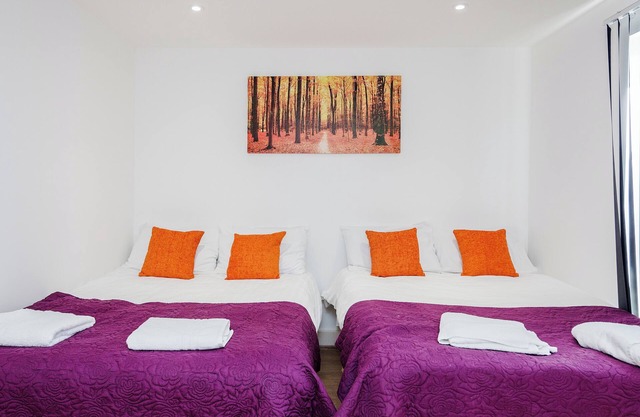 *For The Larger Groups 2Bedroom 2Bathrooms Spacious Apartments *