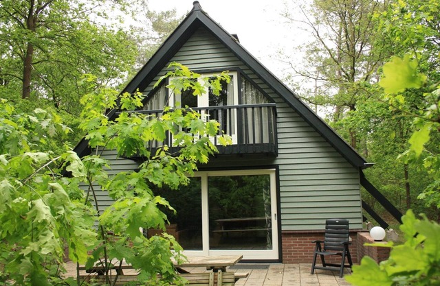Forest Hideaway with Fireplace