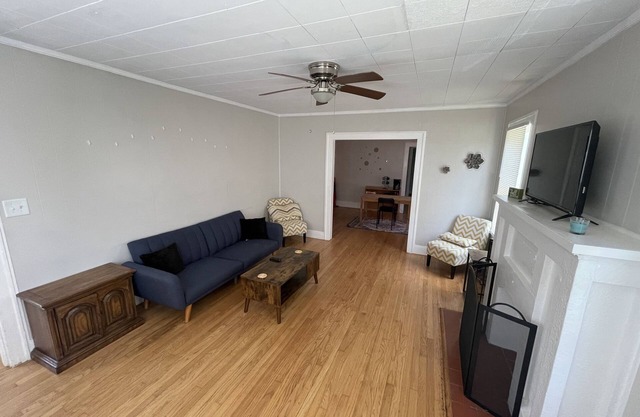 Forget your worries and strifes! Come visit this pet and kid friendly stay!