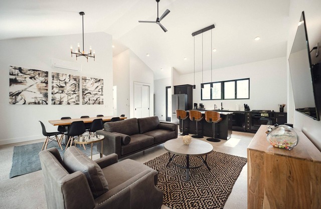 Forks River Haus - home on river - Traverse City