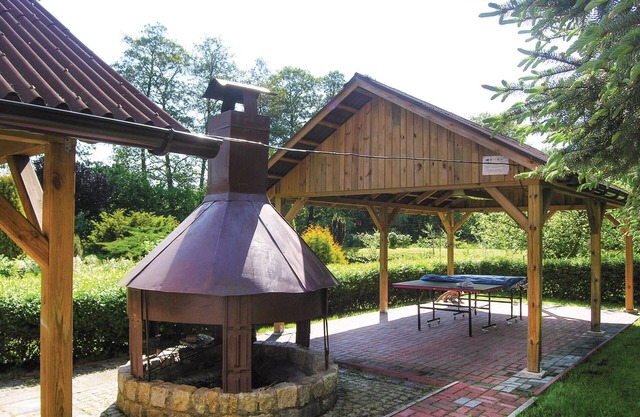 Former country house, situated on a large, shared property not far from the German-Polish border.