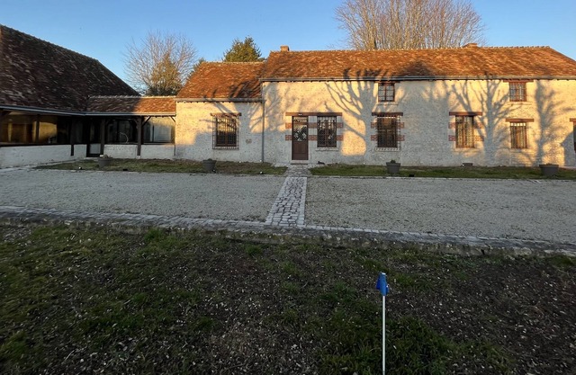 Former Priory surrounded by 5 Ha near the castles of the Loire
