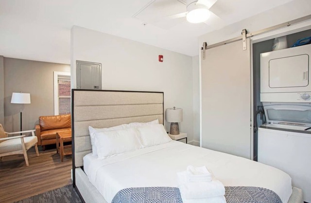Fountain City Suite Historic Gem, Extended Stay