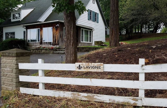 Four Bedroom 2.5 Bath House on Lake Champlain
