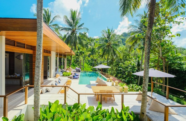 Four Bedroom Villa with Private Pool with Sea View in Lombok