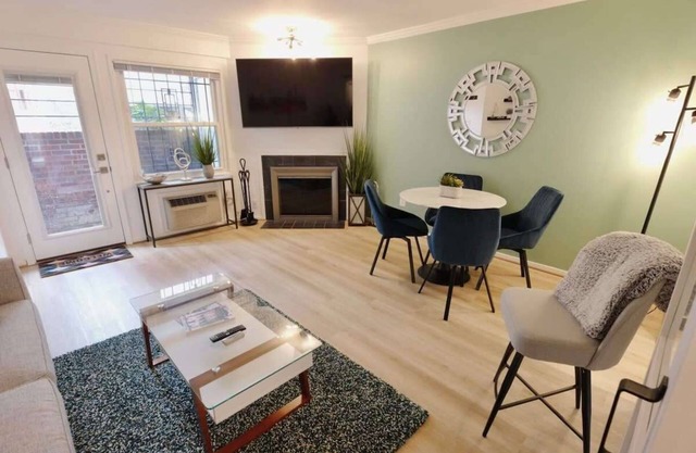 Four Reasons- Location, Food, Night Life, Comfort
