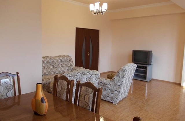 Four Room Sunny Appartment