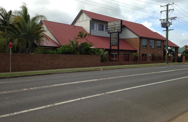 Francis Phillip Motor Inn and The Lodge