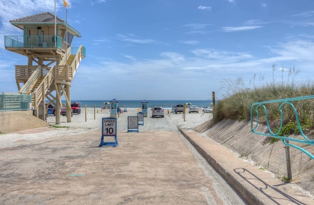 FREE DAILY ACTIVITIES-PERFECT LOCATION in DBS! Steps 2 Beach/River/Restaurants & Pier-Screened Patio