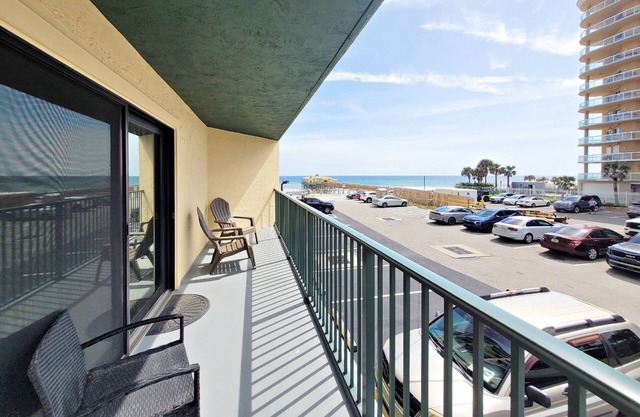 FREE DAILY ACTIVITIES-Fresh/Newly Renovated Sunglow Unit-Steps 2 Beach-Htd Pool-Hot Tub-Next 2 Pier!