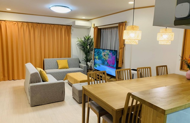 Free Parking/1 min walk from st./Renting for a whole house/Central Park nearby