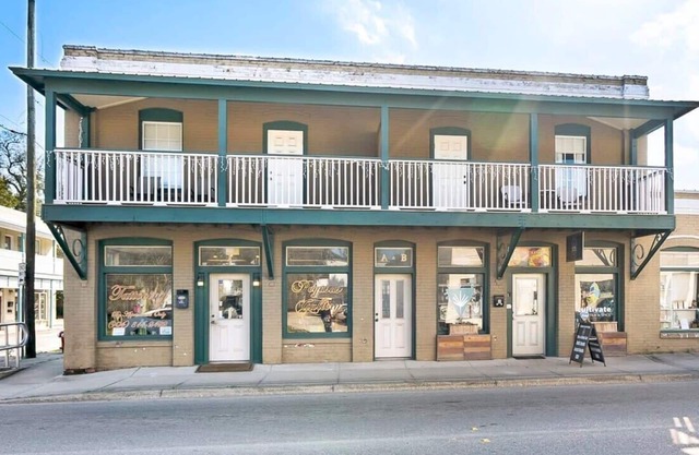 Free Parking, Big Patio, Next to Restaurants, Bars