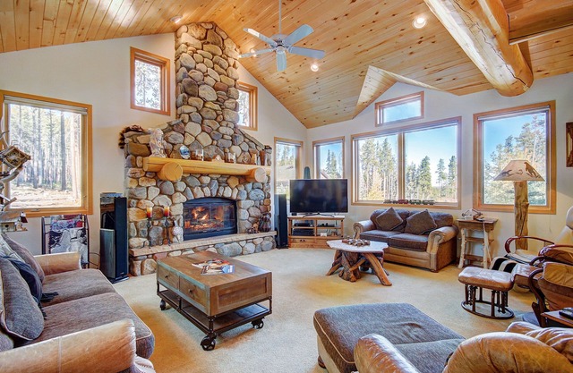 Free SkyCard Act -Lux Home, Close to Skiing, Outdoor Hot Tub -Boulder Lodge at P