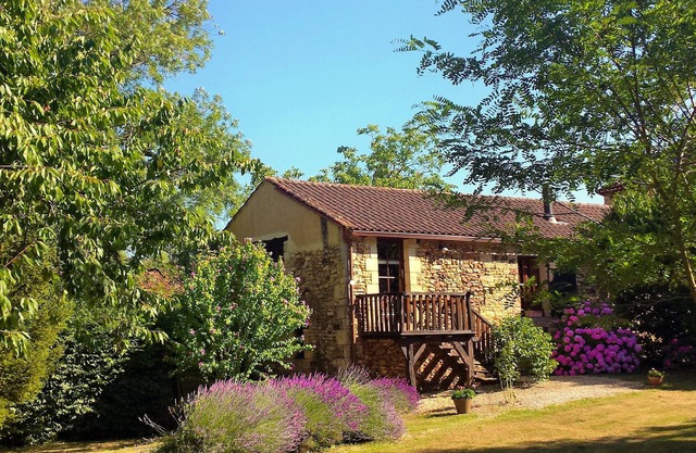 French Holiday rental in the Périgord. XVIII th Century stone farmhouse.