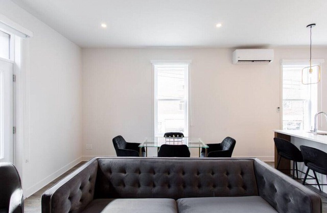 Fresh 1 Bdr in the Heart of Mile End by Denstays