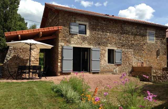 Freshly renovated barn near Cluny