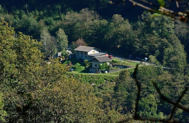 Friendly, light house w/enchanting view of the summit and old mountain villages
