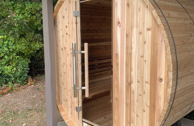 Friendsgiving, weekend before Thanksgiving open-time to celebrate, room for all!