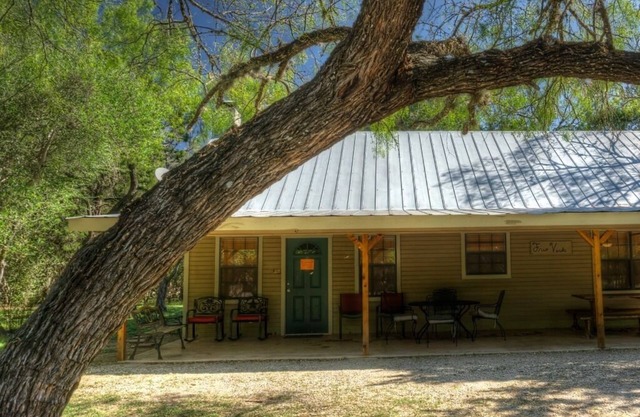 Frio Verde, Wi-Fi, @ Frio River Vacation Rentals