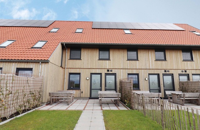 Frisian Country Villa with E-Bikes