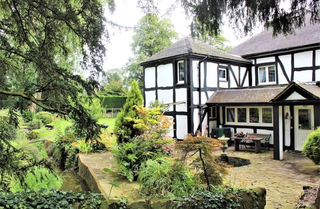 Frog Manor, Hot Tub and fantastic gardens