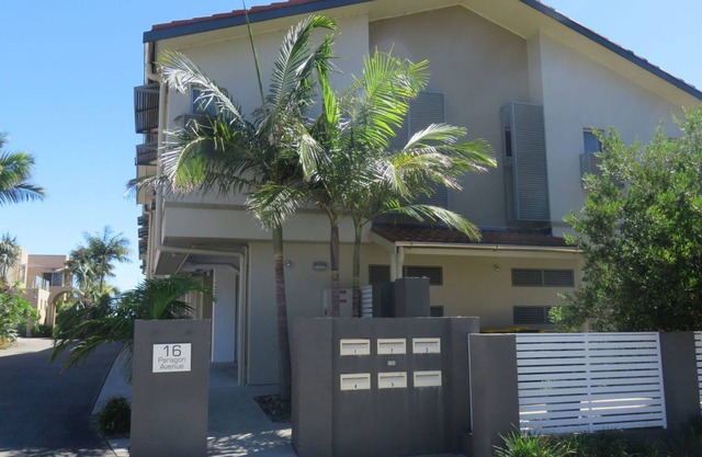 FRONT CREEK UNIT 2 - WATERFRONT LUXURY