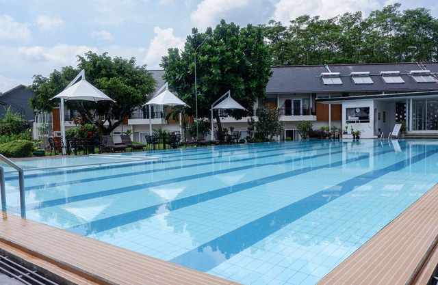 Front One Resort Magelang