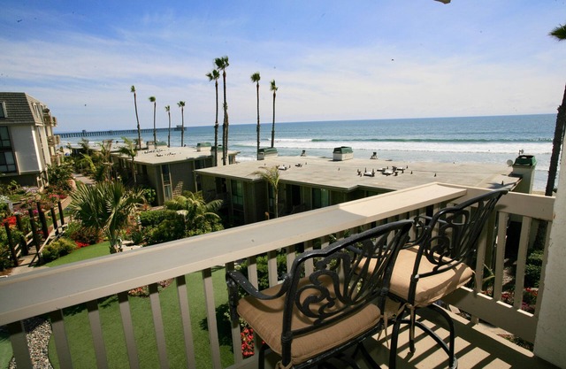 Front Row Ocean View. Studio, Luxury Remodel. E210 North Coast Village