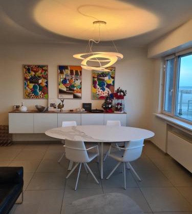 frontaal gelijkvloers seaview 80m² 2 slp