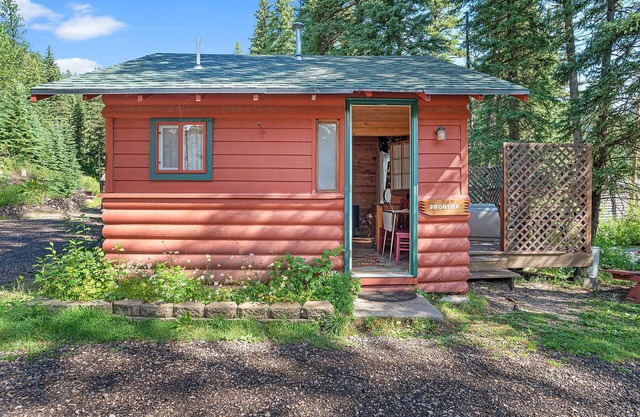 Frontier Cabin With Hot Tub On Spearfish Creek