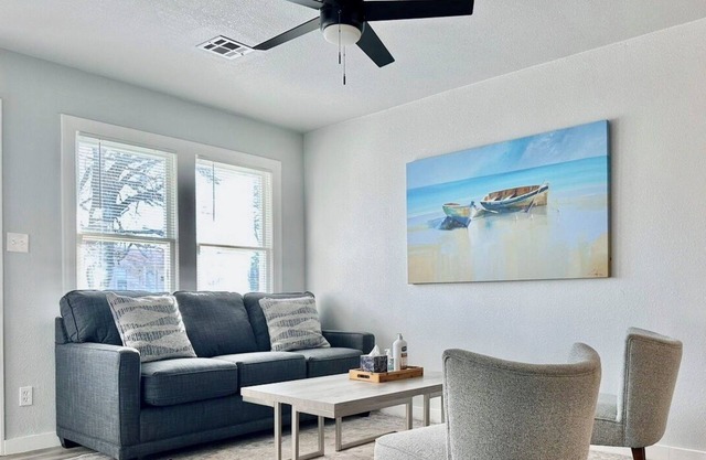 Full-Kitchen 2BR | $1900/month #41A | Queen Beds