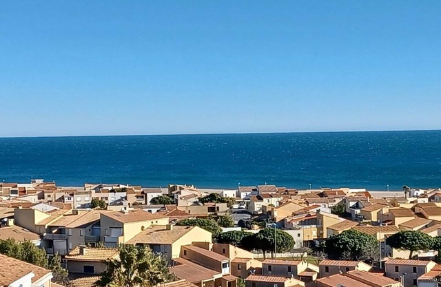 FULL SEA VIEW SWIMMING POOL duplex parking fiber wifi beach and town center on foot