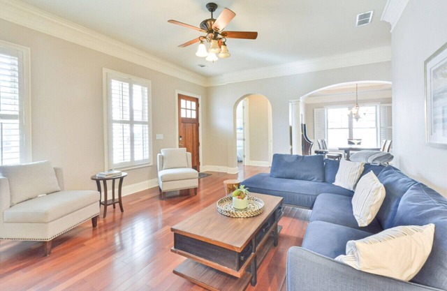FULL SIZE HOME WALKING DISTANCE TO ATLANTA OPEN!