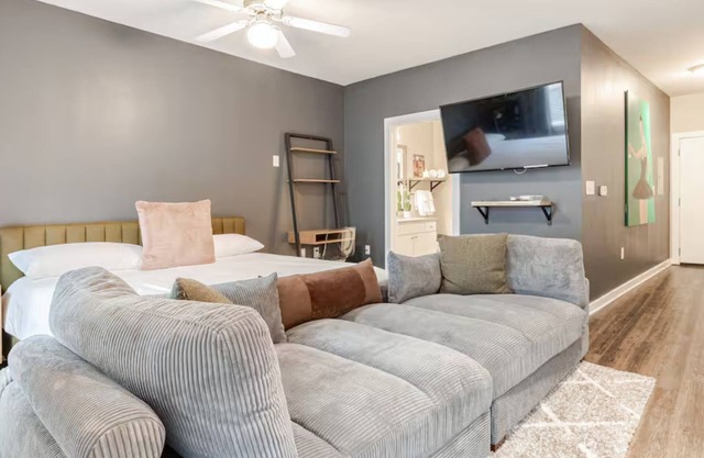 Full Studio - Beltline Rental