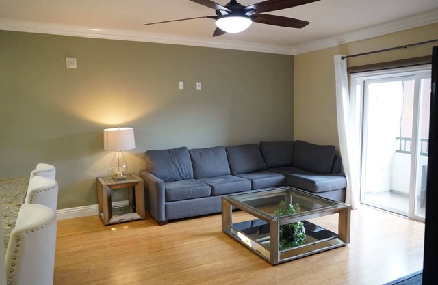 Fully Equipped Apt w/Impeccable Service-FAST Wi-Fi