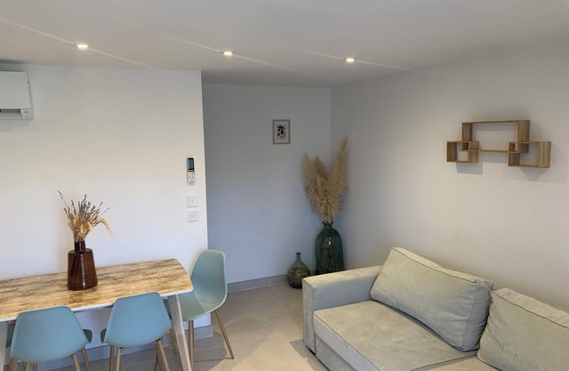 Fully equipped holiday home 5 minutes from Pont-du-Gard in the heart of Sernhac