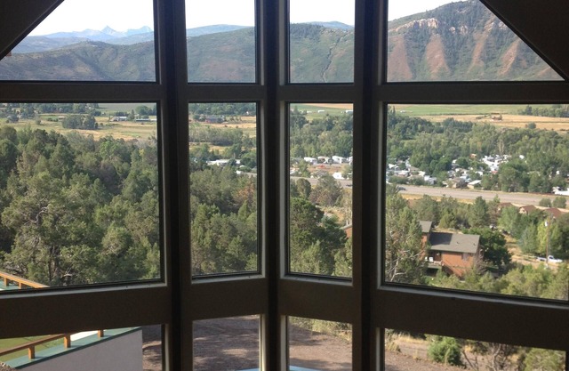 Fully furnished, SPECTACULAR home Ski Season 2022-23 in Basalt, CO