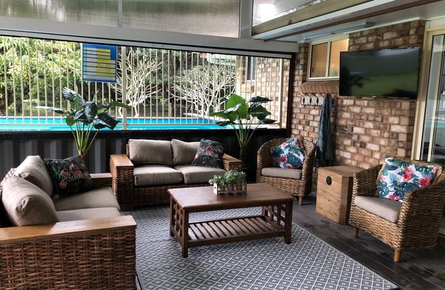 Fully Pet Friendly Home with Pool & Boat Parking
