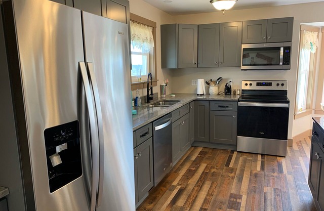 Fully renovated 3 bedroom 2 bath 5 miles to Ark Encounter with wheelchair access
