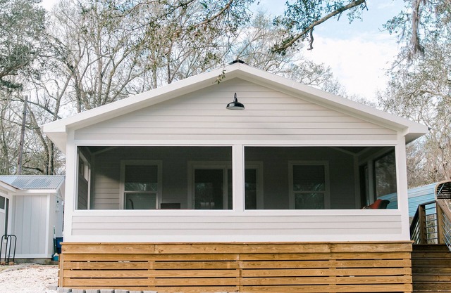 Fully renovated cabin on the Mermentau River with gorgeous scenic views
