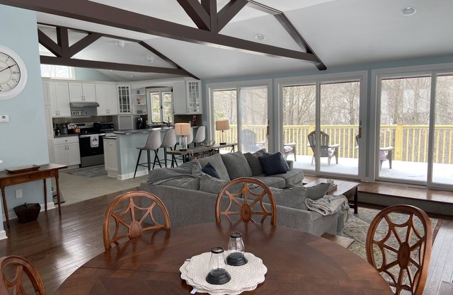 Fully Renovated Ski House