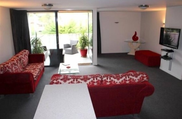Fully Serviced Apartment - Central Location, Spacious and Warm