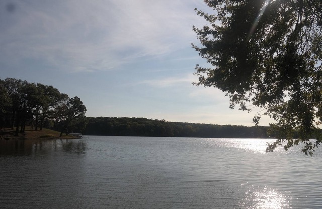 Fully Updated Lake House On Quiet, Private Lake