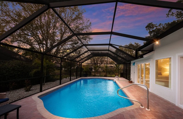 Fun-Filled Retreat: Pool, PS5 and Near Anna Maria Island