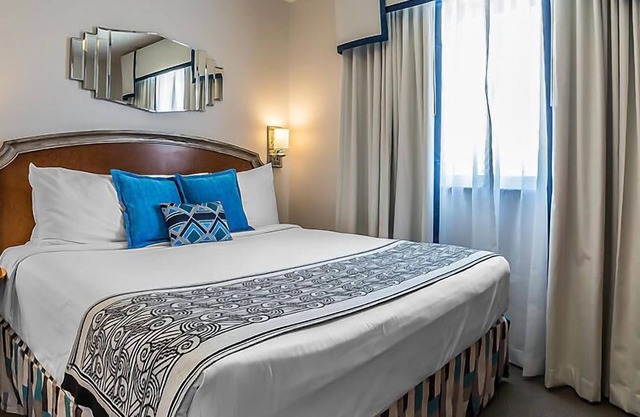 Fun & funky resort close to the Strip