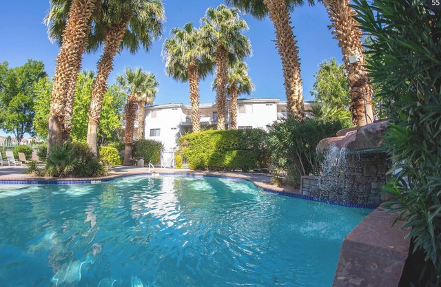 Fun in the sun 3 Bedroom w/pools hottubs waterslides YEAR ROUND